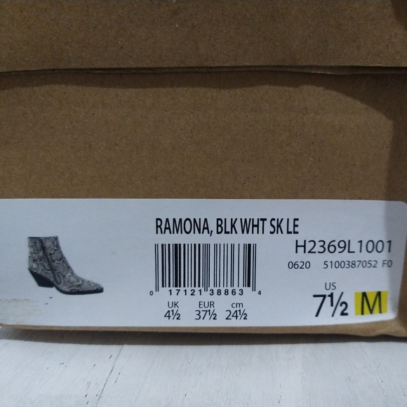 Zodiac Snake Print Booties Size 7½ - Picture 10 of 12